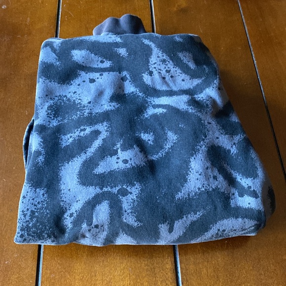 H&M size 12/14 hoodie. Approximately 22 inches long. Nice condition. - Picture 5 of 6